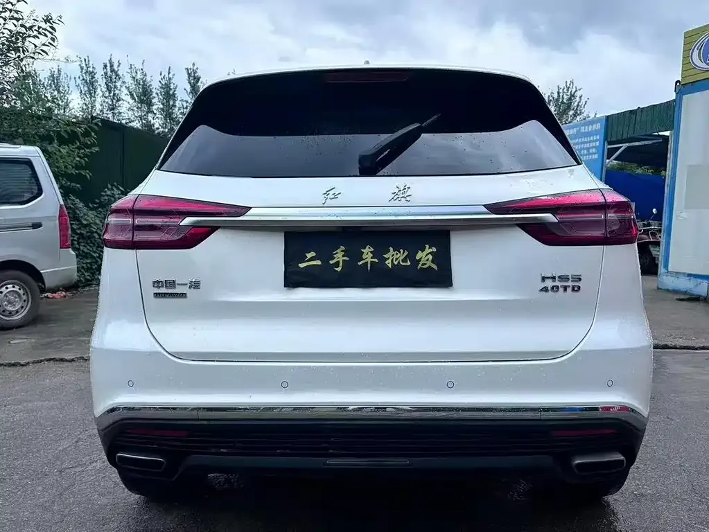 Hongqi HS5 — фото 3