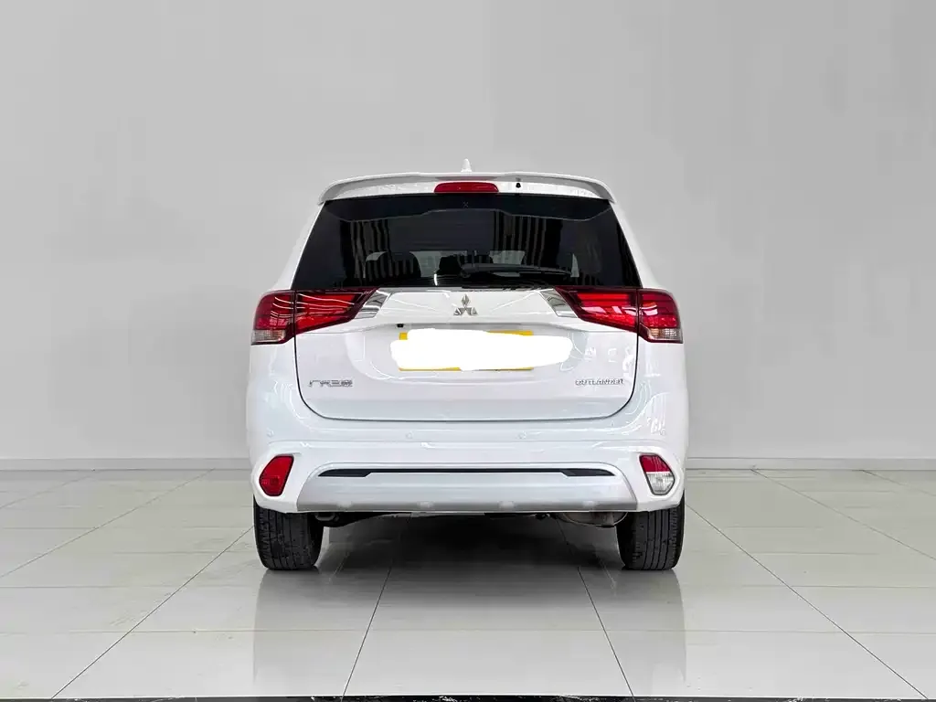 Mitsubishi Outlander — фото 2