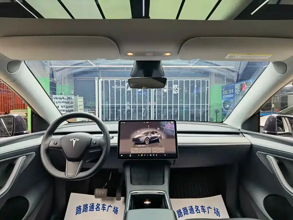 Tesla Model Y — фото 4