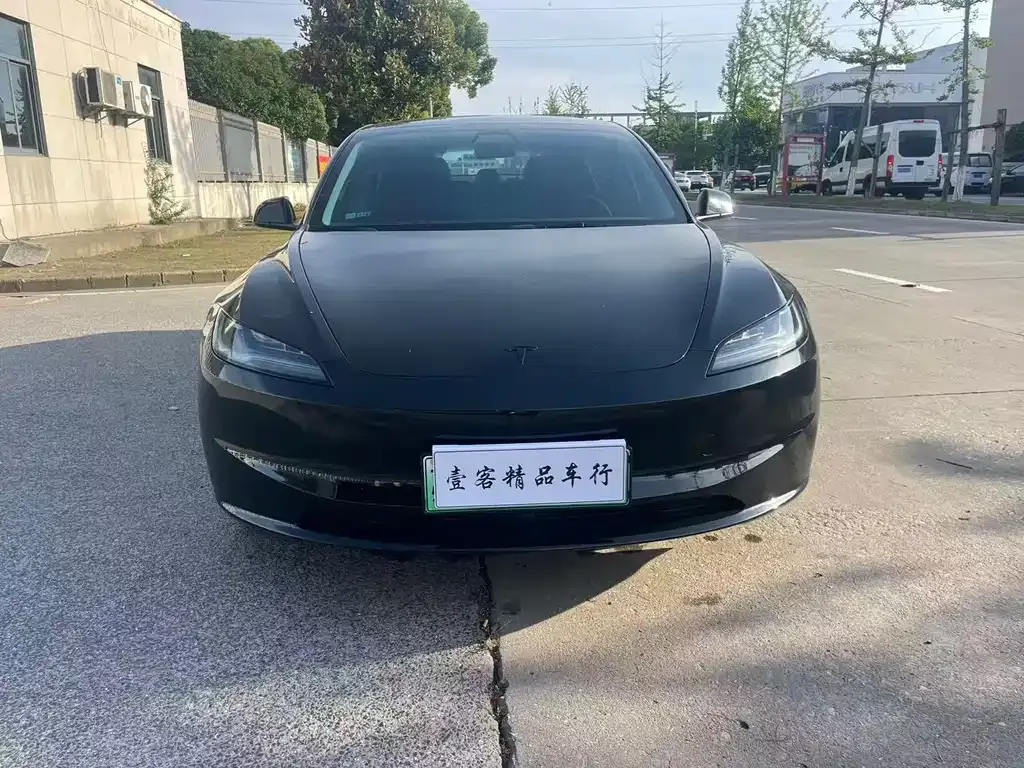 Tesla Model 3 — фото 4