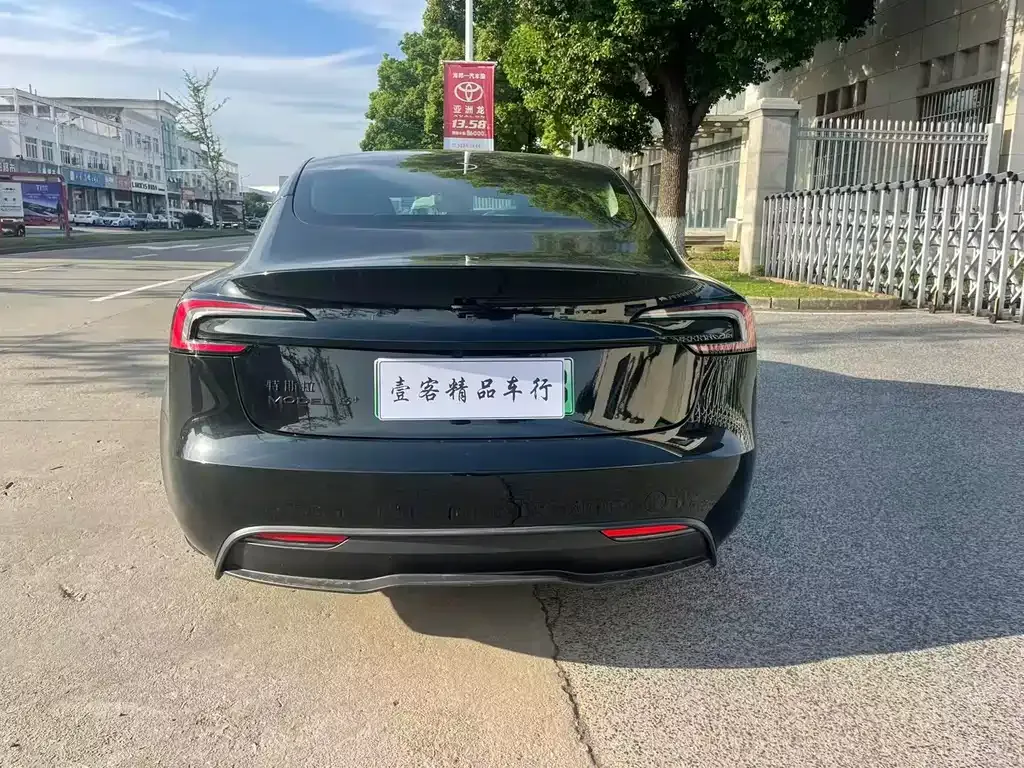 Tesla Model 3 — фото 6