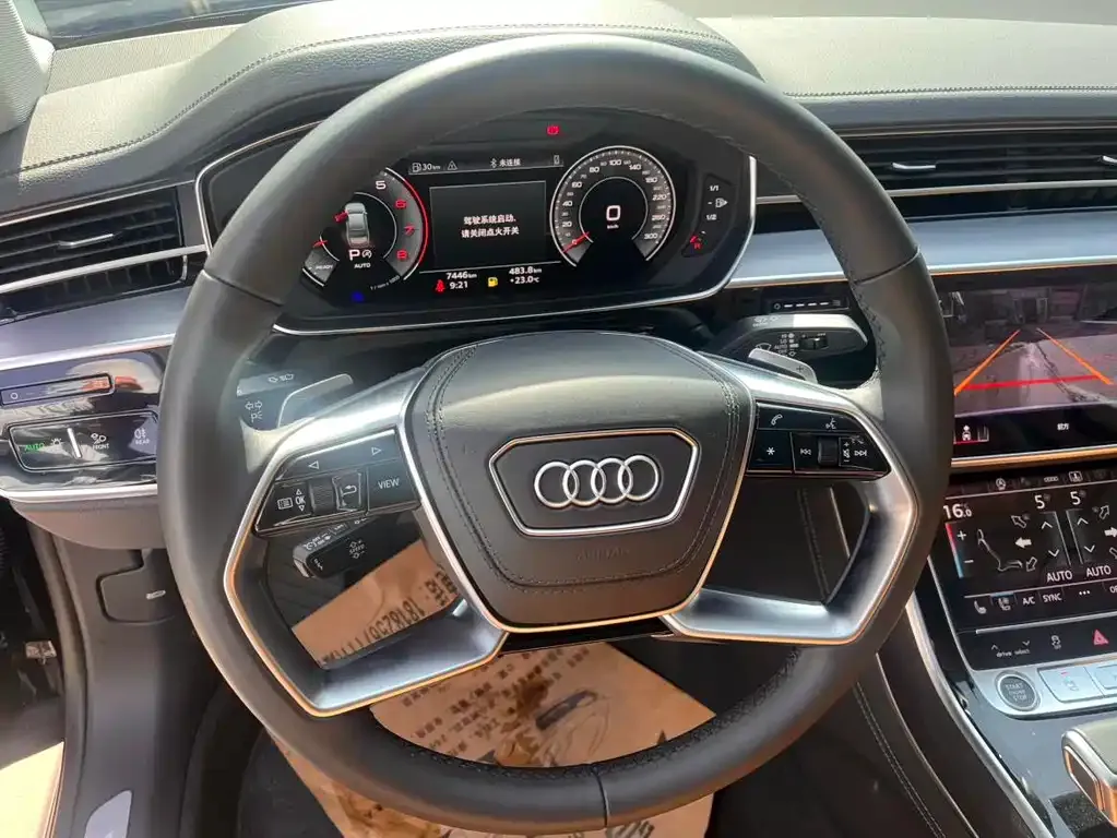 Audi A8 — фото 10
