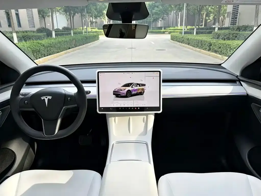 Tesla Model Y — фото 6