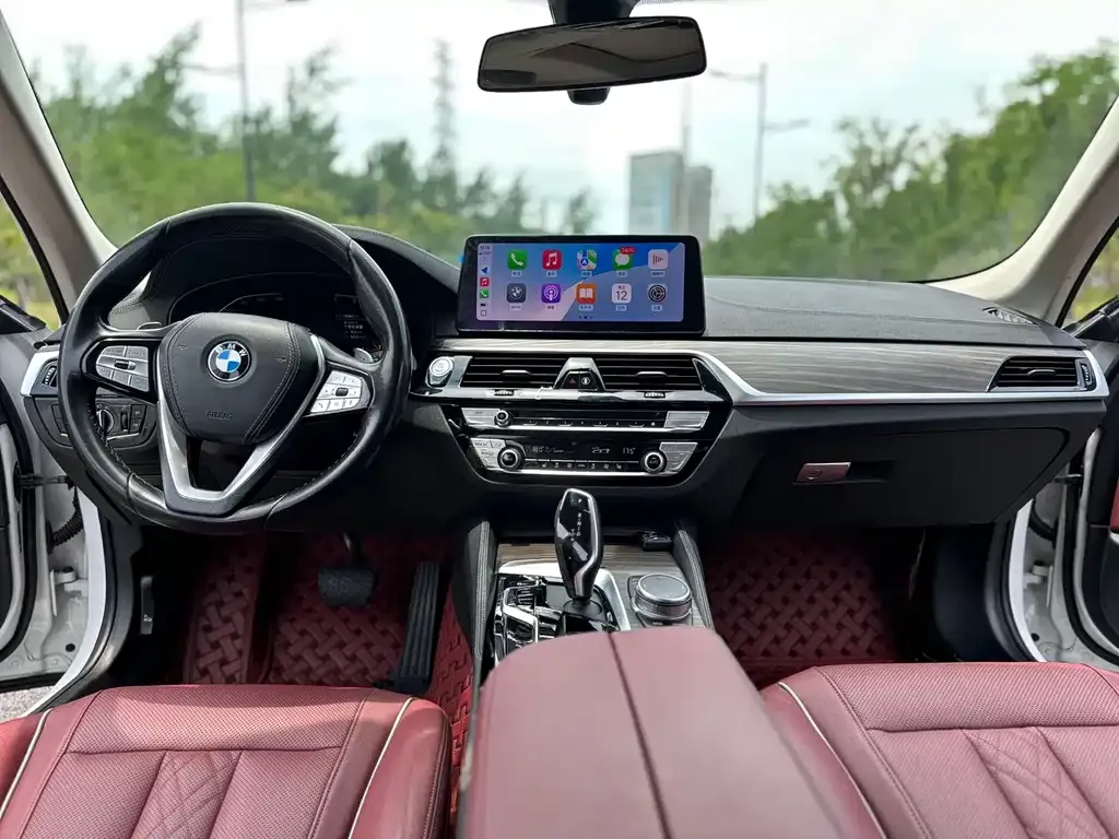 BMW 5 Series — фото 8
