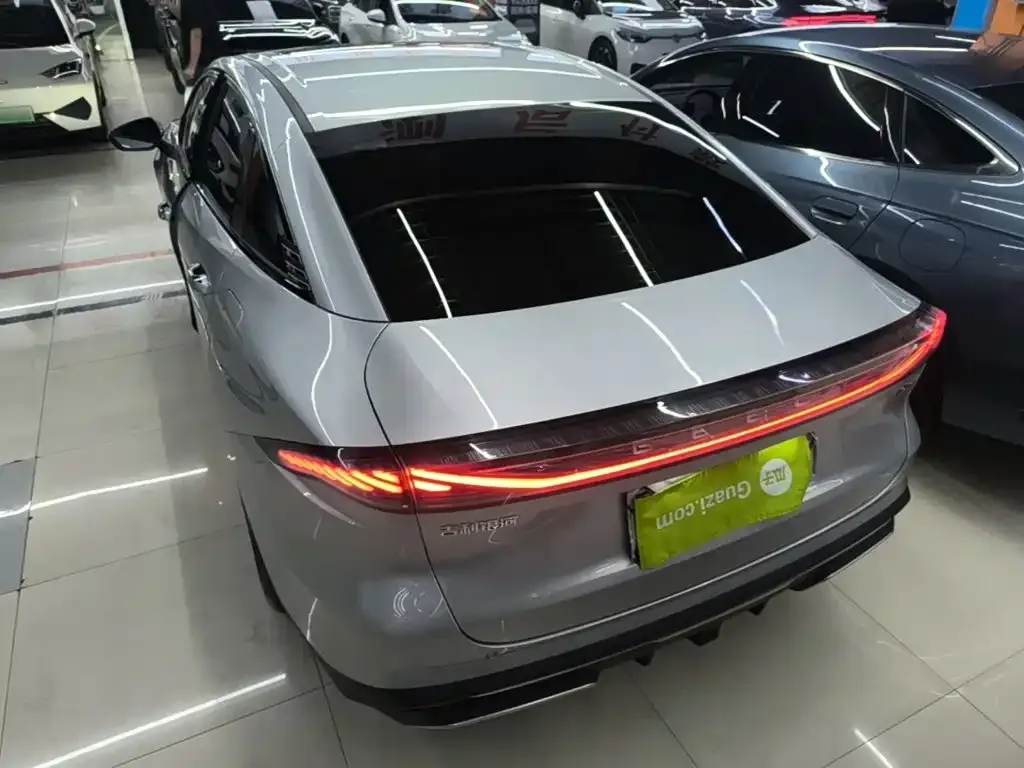 Geely Galaxy L6 — фото 3