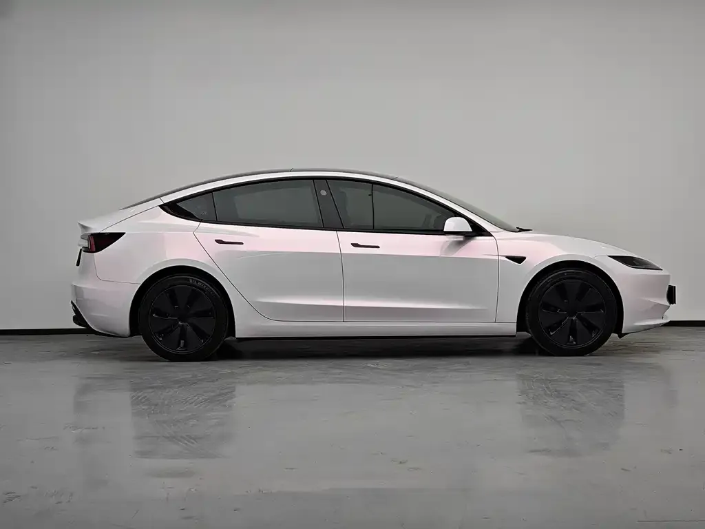Tesla Model 3 — фото 6