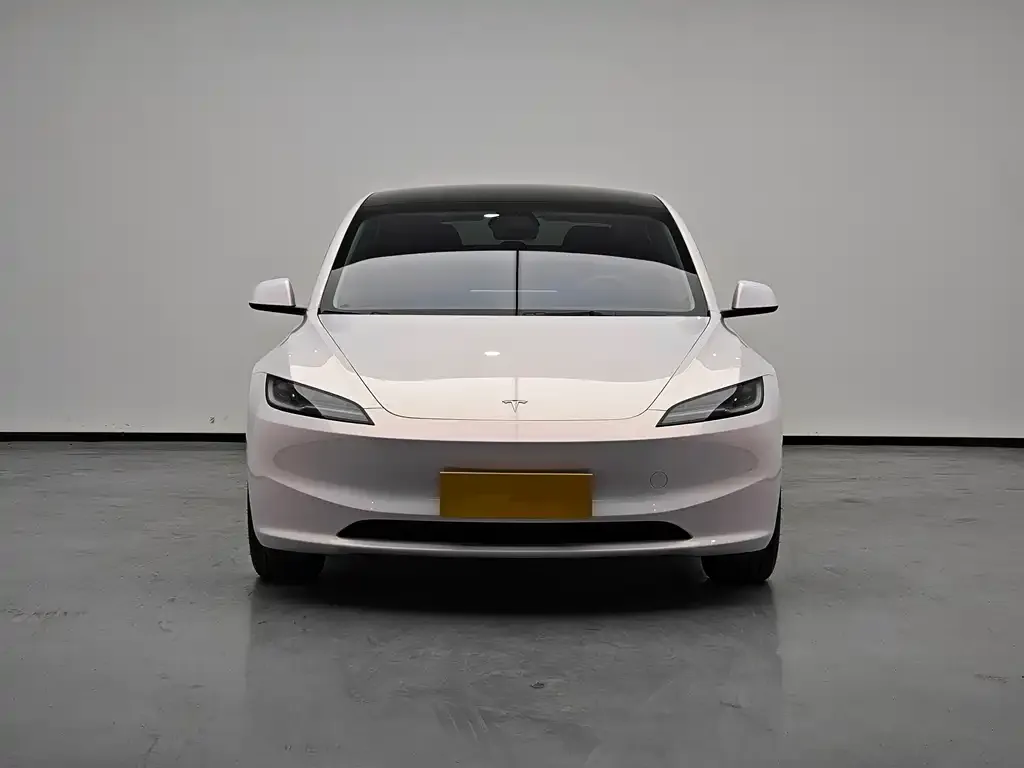 Tesla Model 3 — фото 7