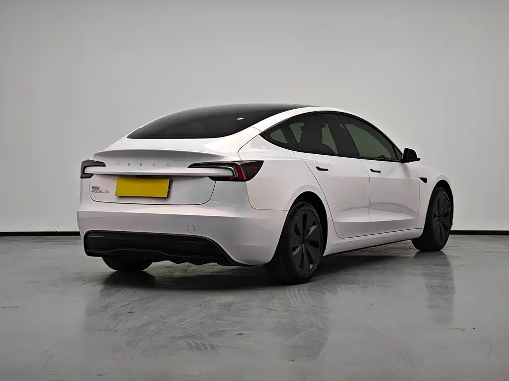 Tesla Model 3 — фото 4