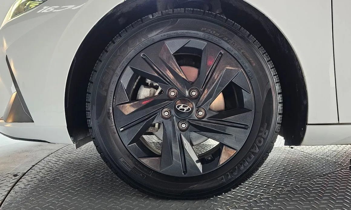 Hyundai AVANTE 2023 из KR, фото 5