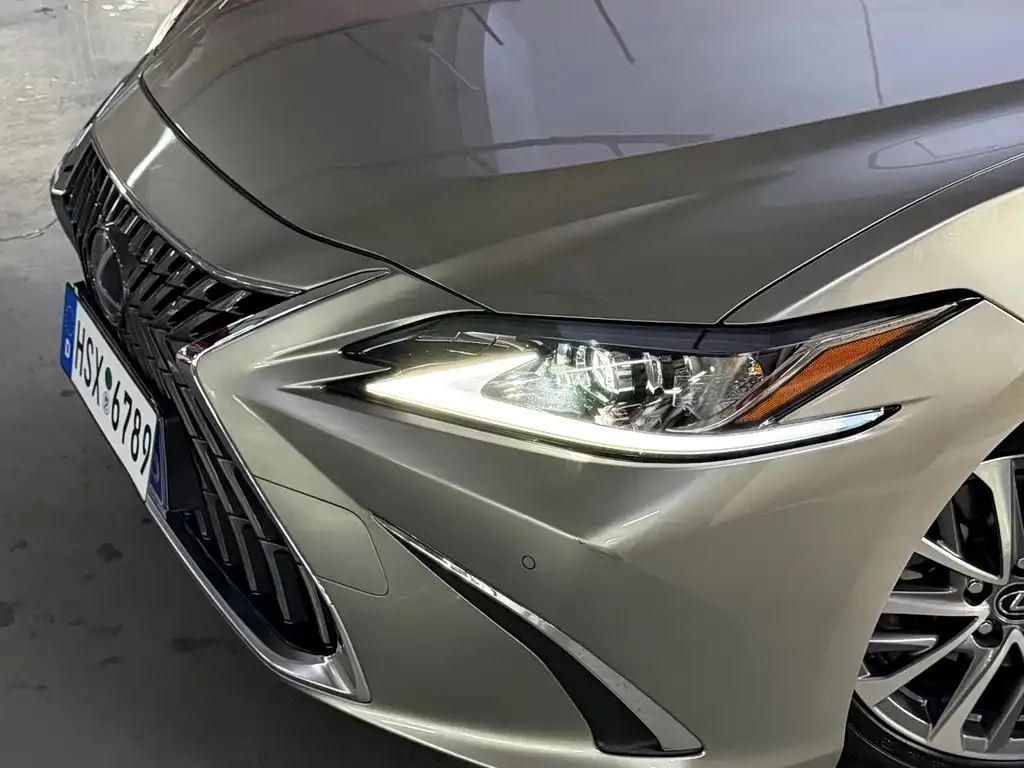 Lexus ES 2023 из CN, фото 2