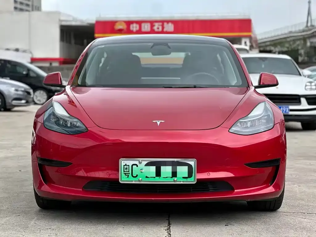 Tesla Model 3 — фото 4