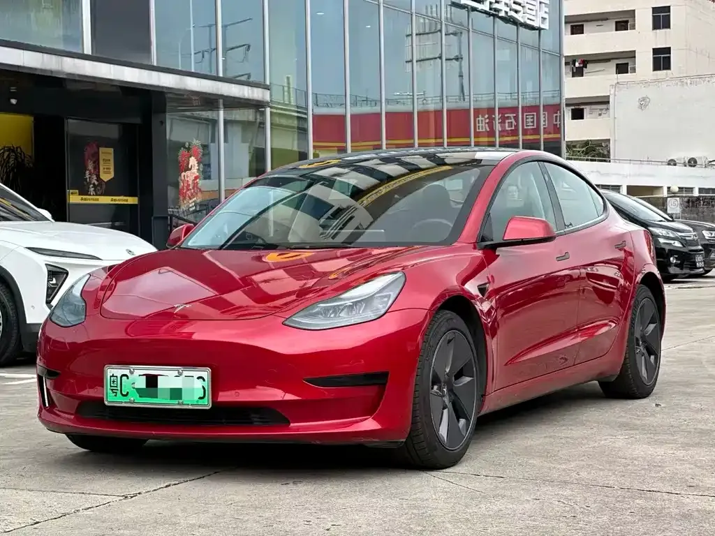 Tesla Model 3 — фото 3