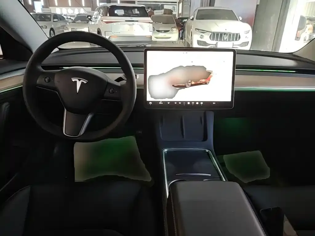 Tesla Model 3 — фото 2