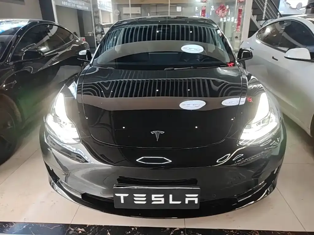 Tesla Model 3 — фото 8