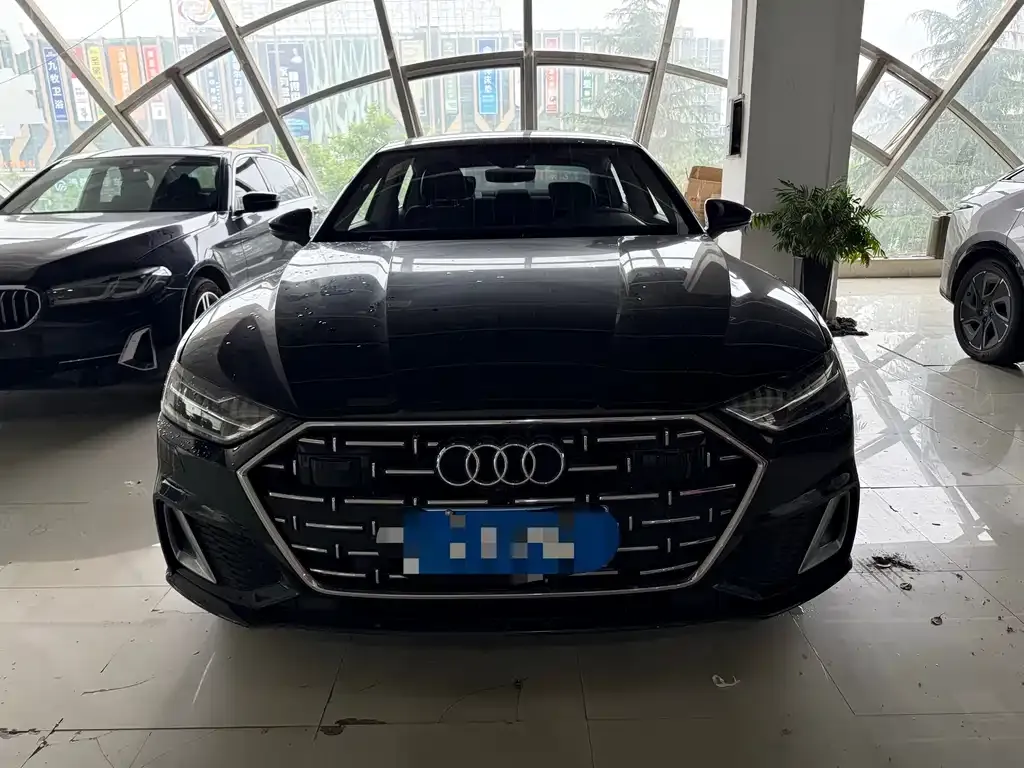 Audi A7L 2023 из CN, фото 4
