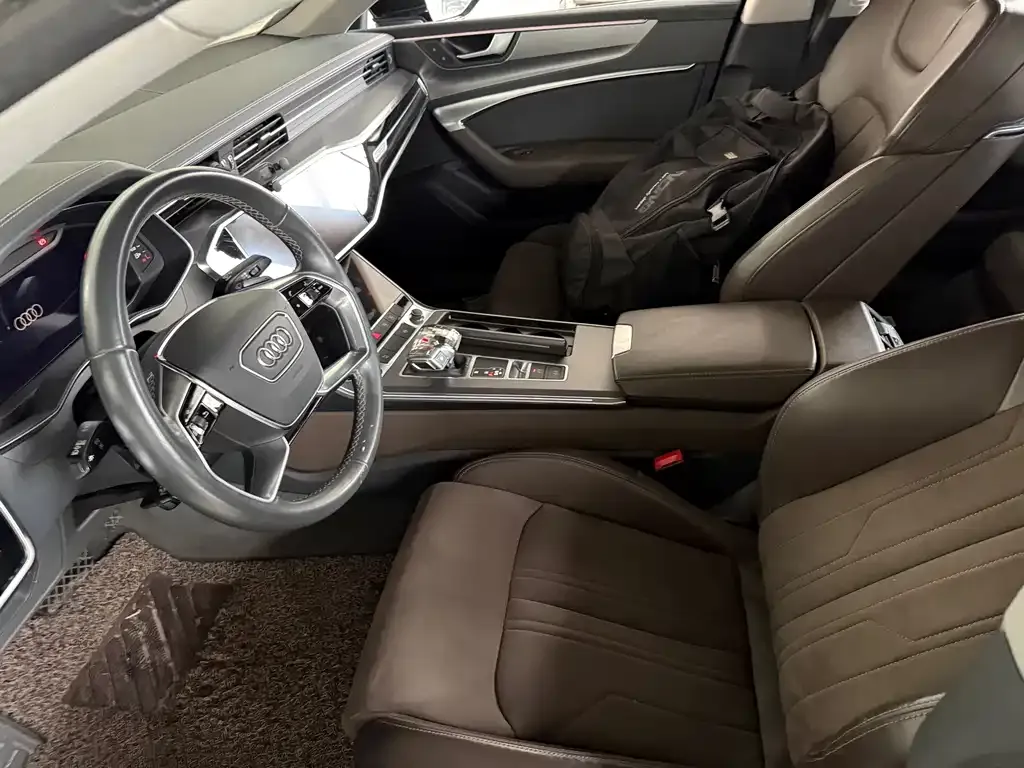 Audi A7L 2023 из CN, фото 8