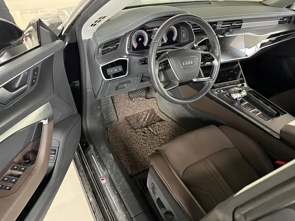 Audi A7L 2023 из CN, фото 5