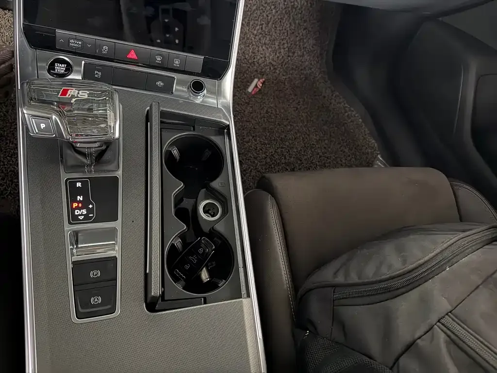 Audi A7L 2023 из CN, фото 3