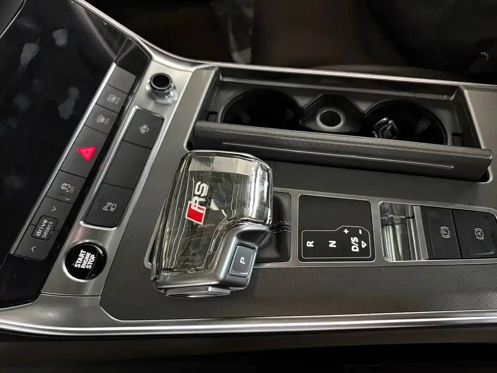 Audi A7L 2023 из CN, фото 10