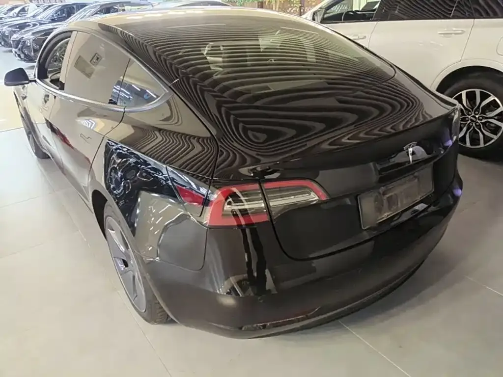 Tesla Model 3 — фото 6
