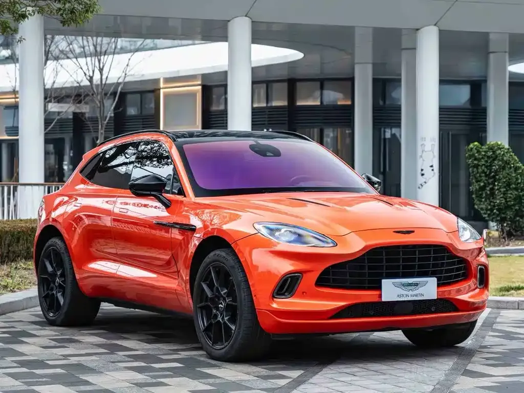 Aston Martin DBX — фото 10
