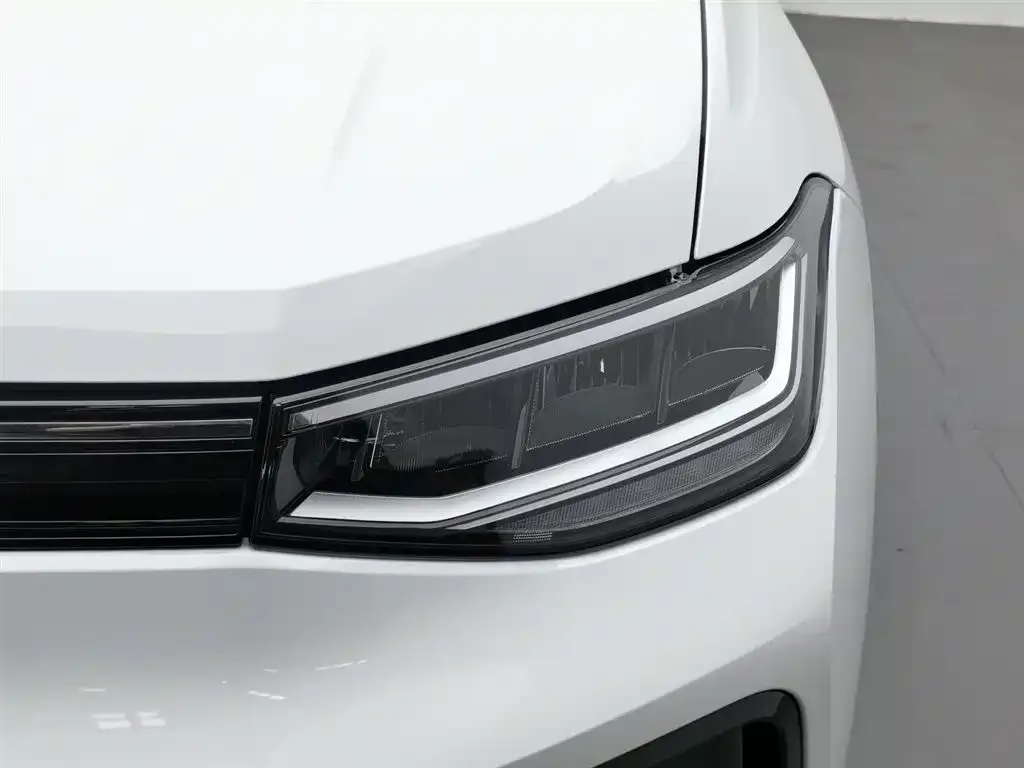 Volkswagen Tharu — фото 4