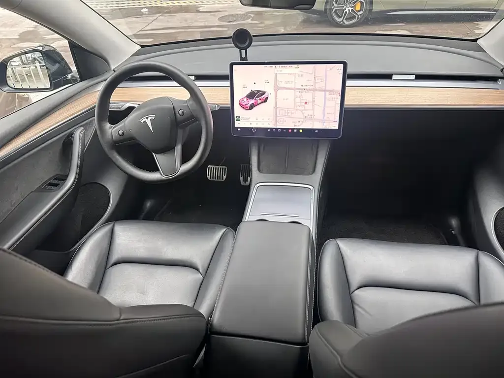 Tesla Model Y — фото 4