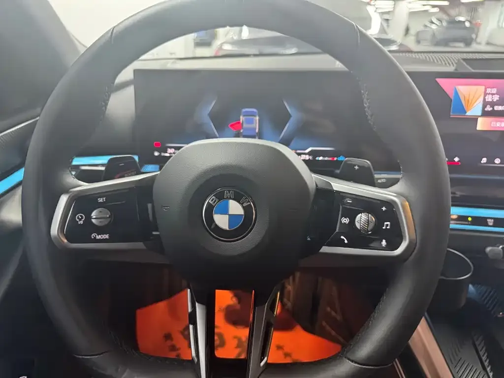 BMW 5 Series 2025 из CN, фото 2