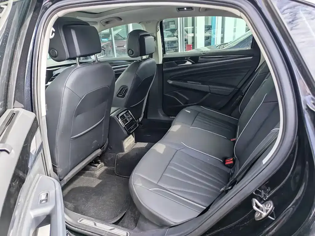 Volkswagen Passat — фото 2
