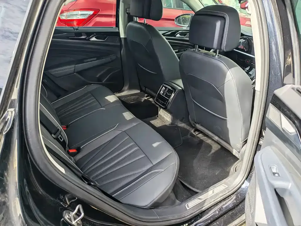 Volkswagen Passat — фото 7