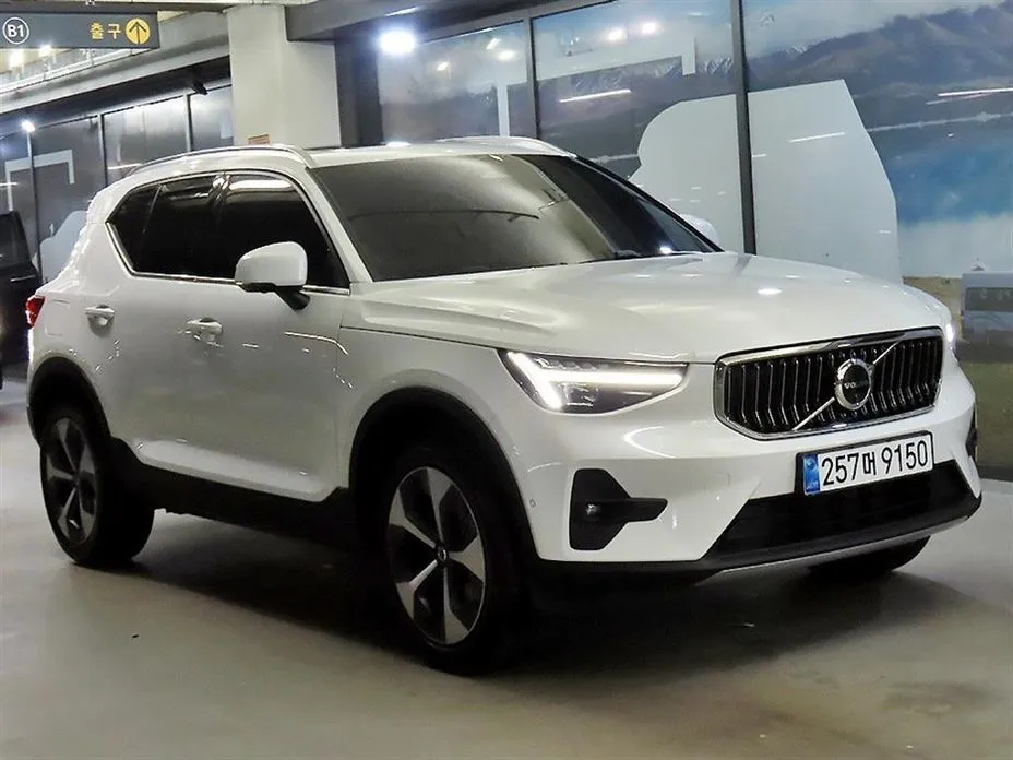 Volvo XC40 — фото 1