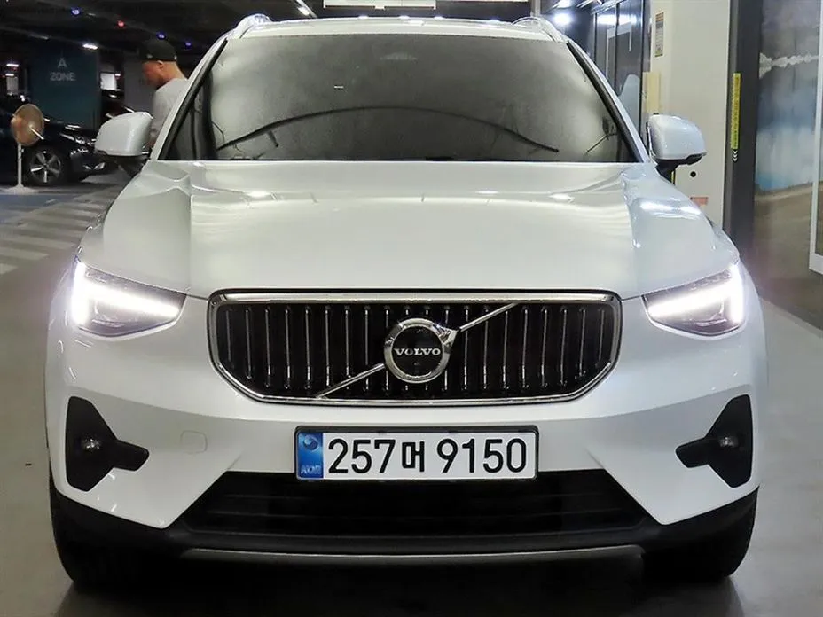 Volvo XC40 — фото 3