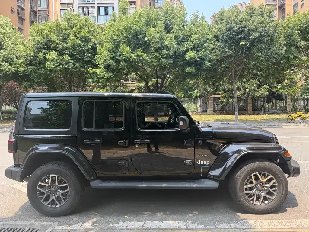 Jeep Wrangler PHEV 2021 из CN, фото 4