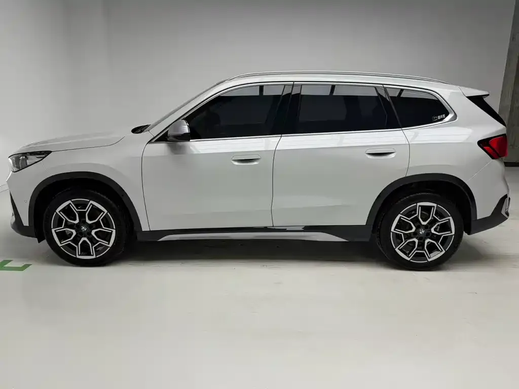 BMW X1 — фото 9