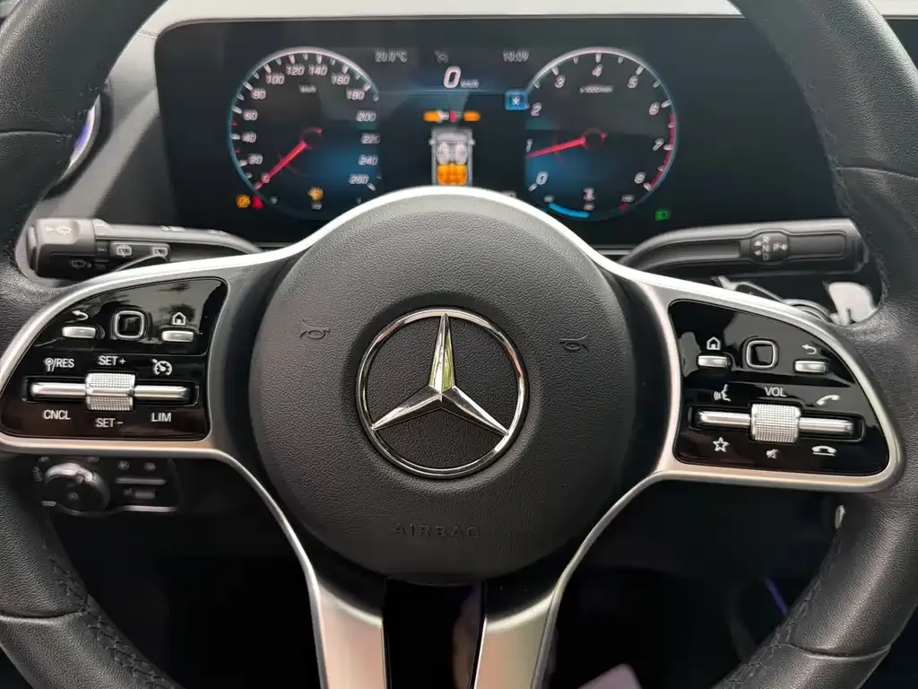 Mercedes-Benz GLA — фото 6
