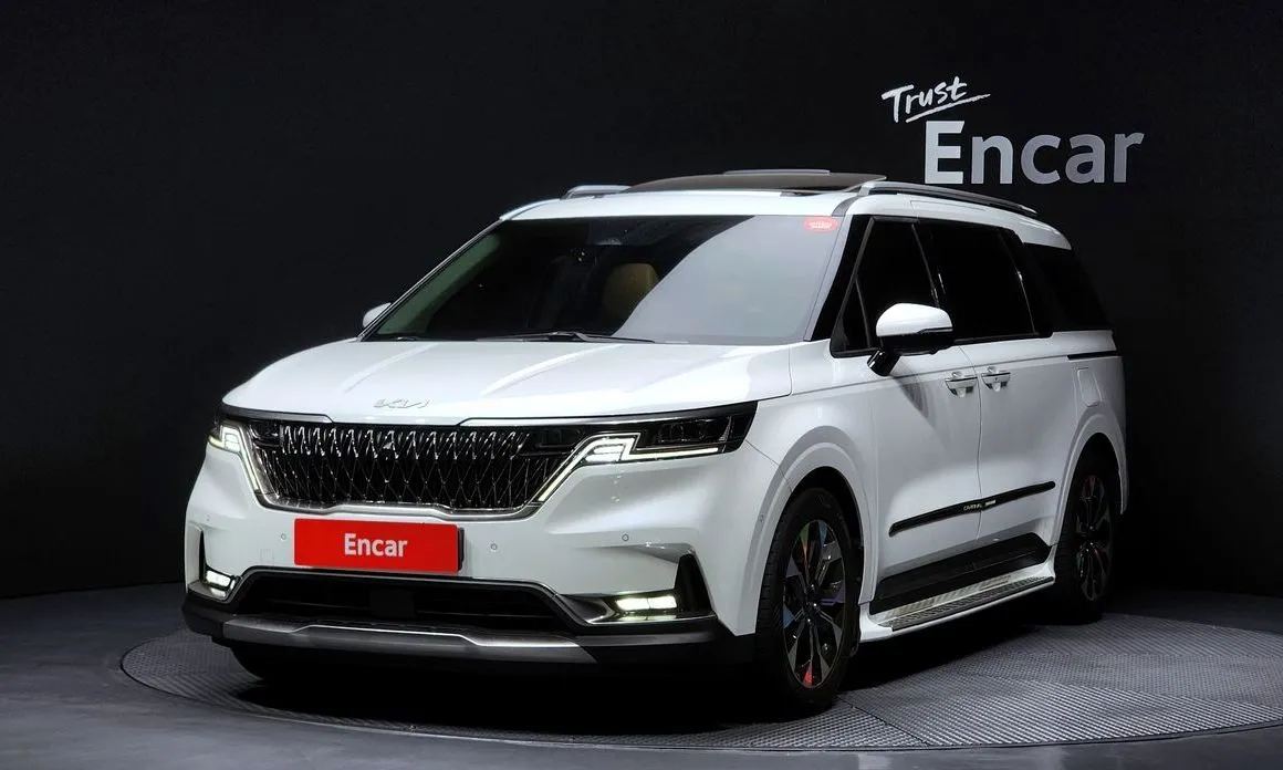 Kia Carnival — фото 1