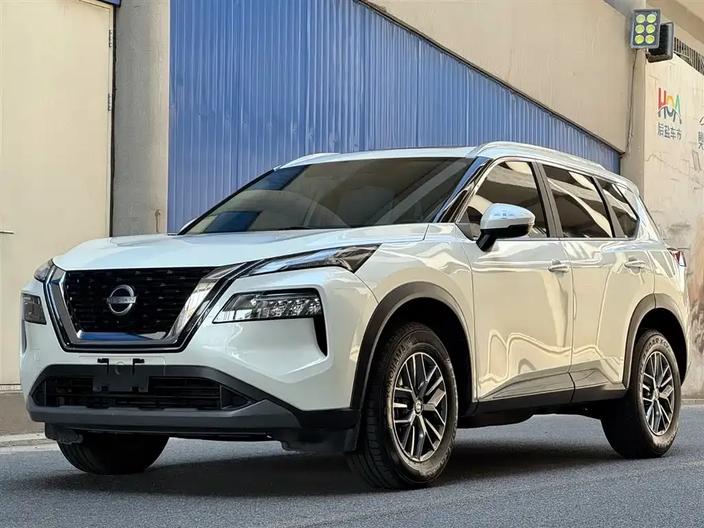 Nissan X-Trail — фото 1