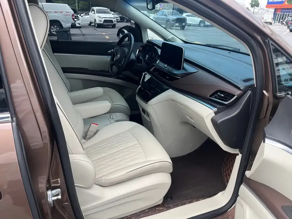 Buick GL8 2021 из CN, фото 10