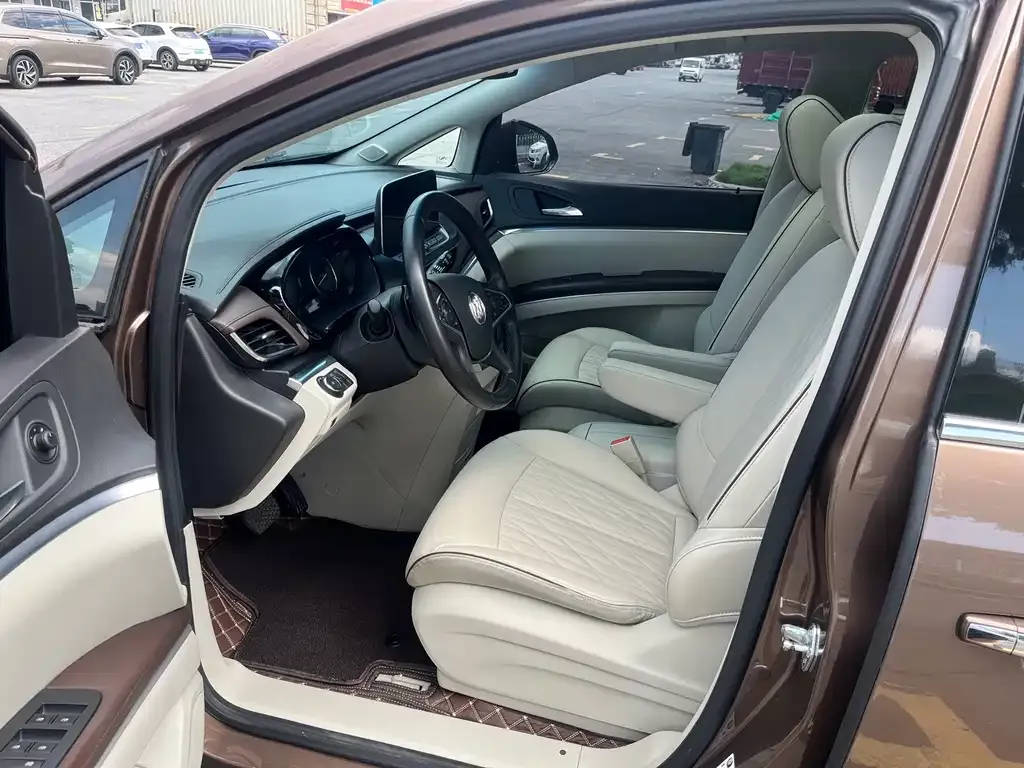 Buick GL8 2021 из CN, фото 5