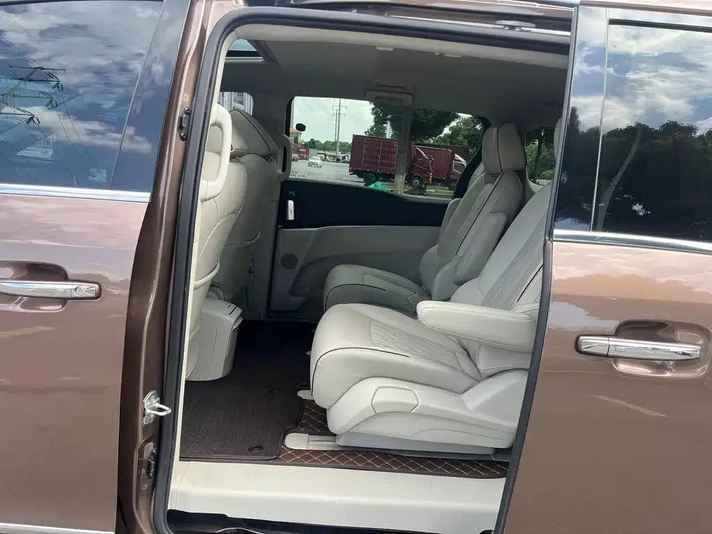 Buick GL8 2021 из CN, фото 8