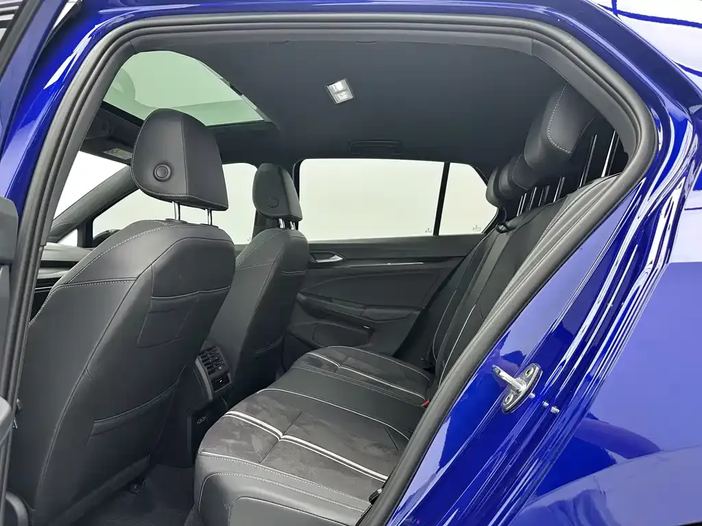 Volkswagen Golf 2022 из CN, фото 8