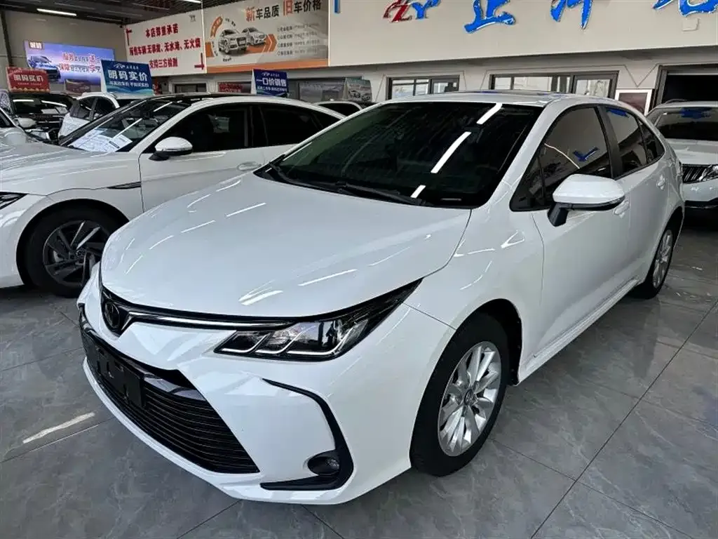 Toyota Corolla — фото 1