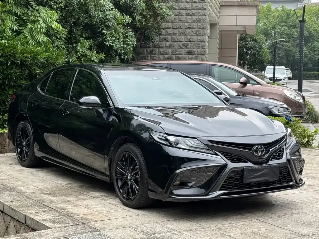 Toyota Camry — фото 8