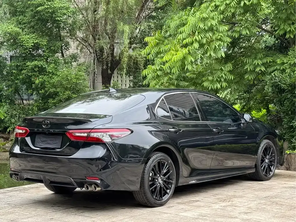 Toyota Camry — фото 6