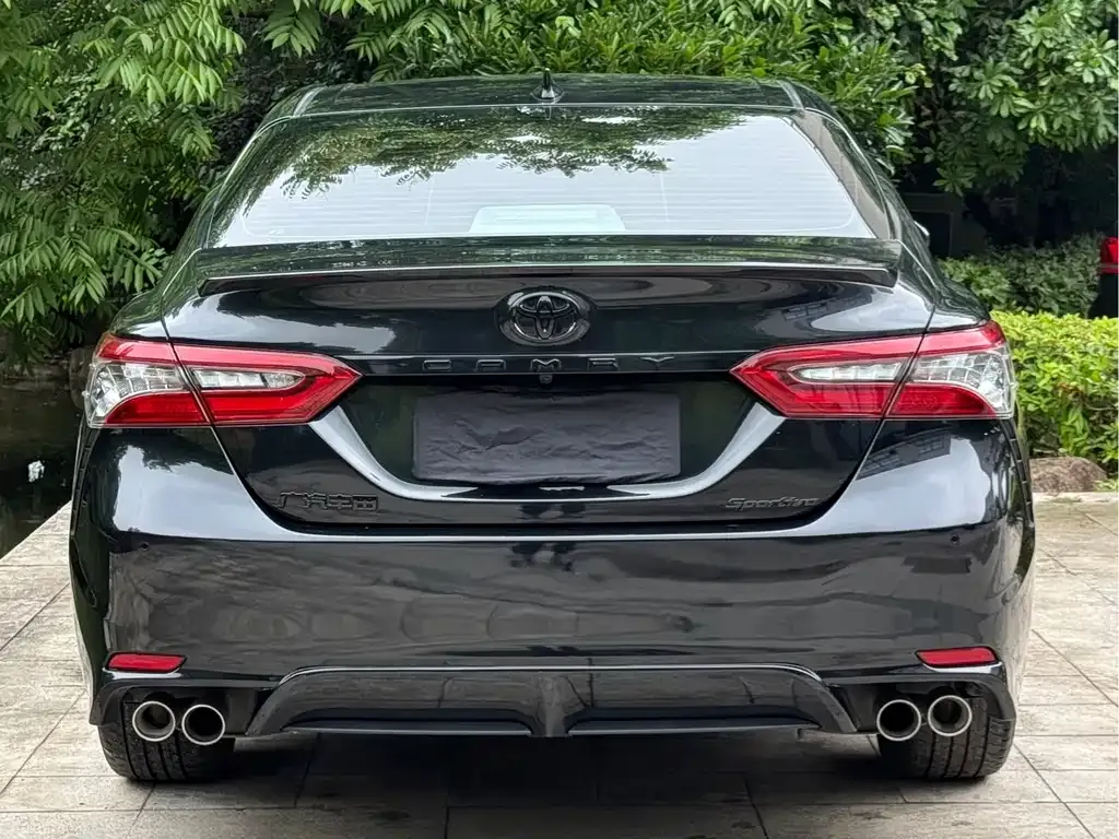 Toyota Camry — фото 4