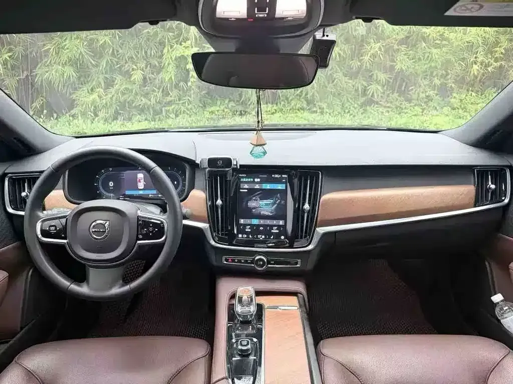 Volvo S90 2023 из CN, фото 2