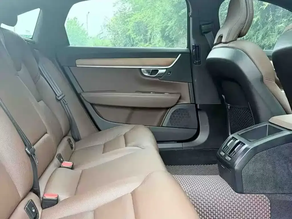 Volvo S90 2023 из CN, фото 3
