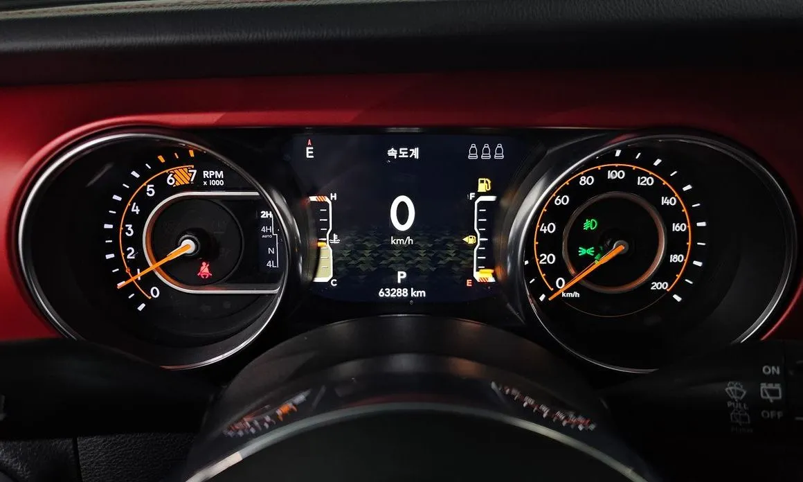 Jeep Wrangler 2023 из KR, фото 2
