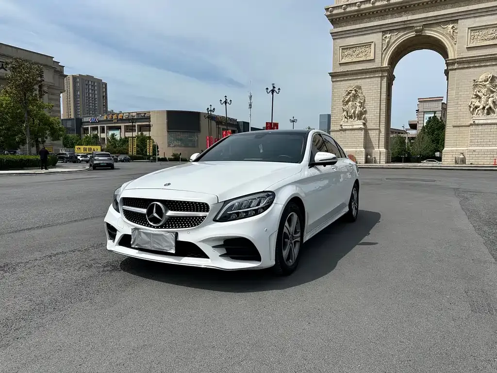 Mercedes-Benz C-Class — фото 1