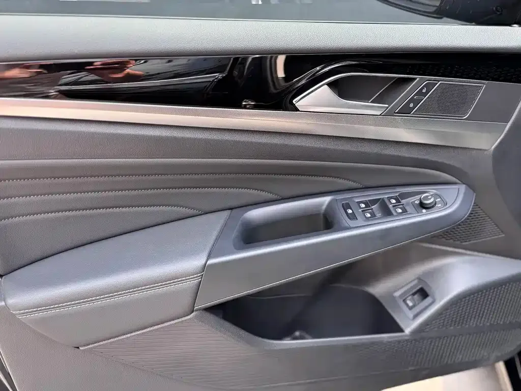Volkswagen Passat — фото 10
